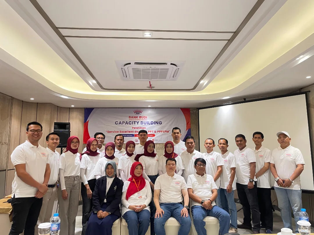 Capacity Building & Service Excellent BPR Budi Intidana Sentosa di Hotel Santika Lampung